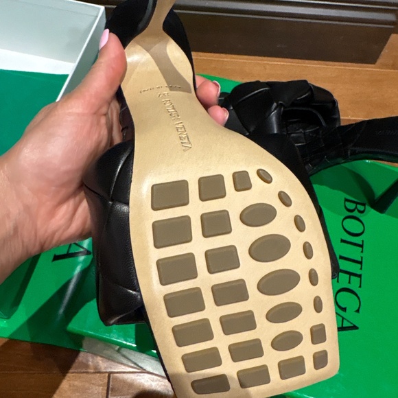 Never worn it. Impulse buy. Don’t need it - Picture 4 of 7